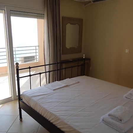 Aperanto House Paralia Loutsas Kamer foto