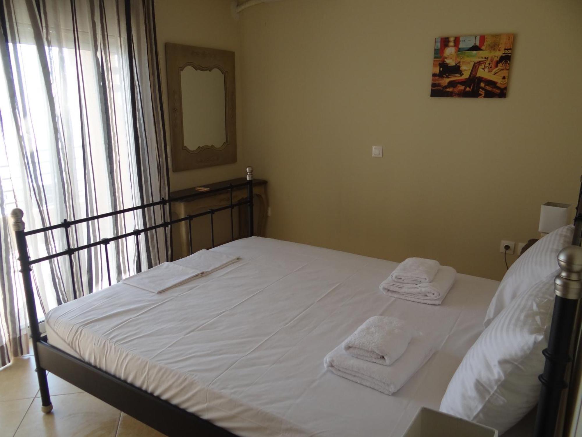 Aperanto House Paralia Loutsas Kamer foto