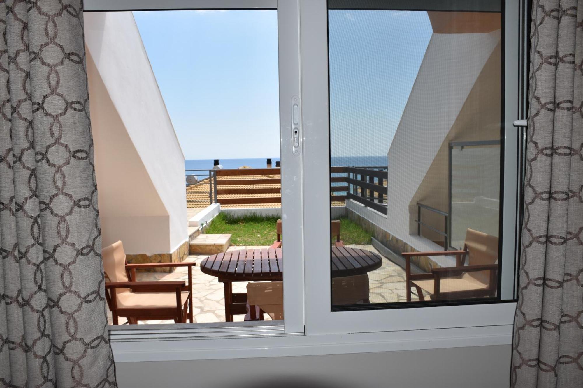 Aperanto House Paralia Loutsas Kamer foto