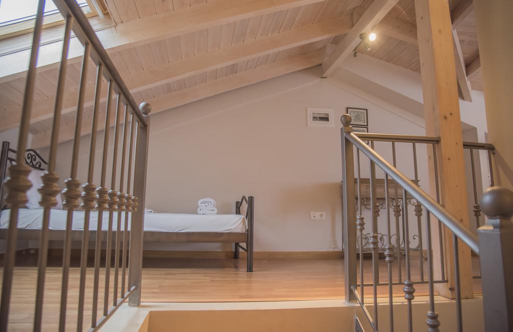 Aperanto House Paralia Loutsas Buitenkant foto