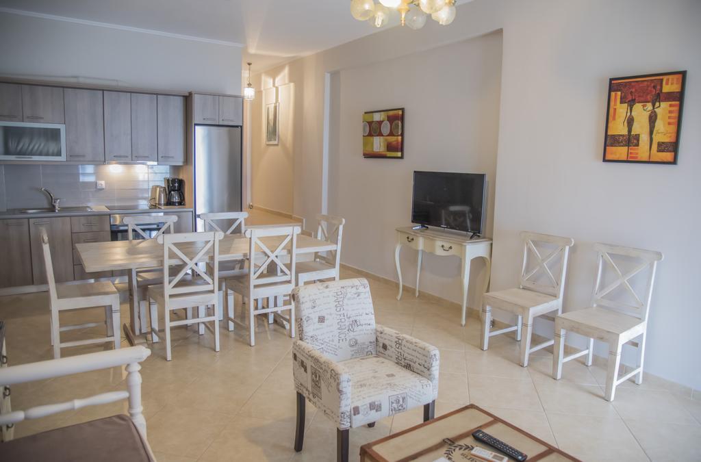 Aperanto House Paralia Loutsas Buitenkant foto