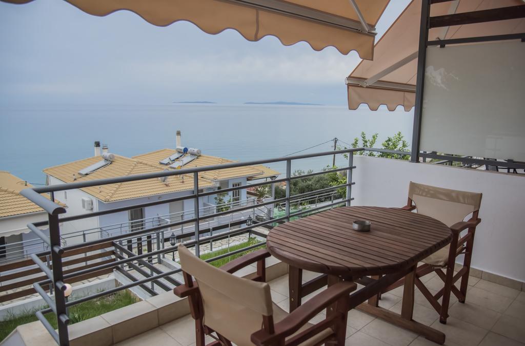 Aperanto House Paralia Loutsas Buitenkant foto