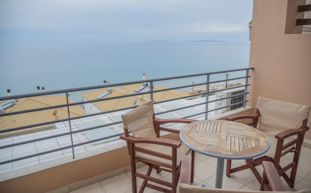Aperanto House Paralia Loutsas Buitenkant foto
